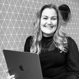 Iris hendriks junior account manager maek creative team